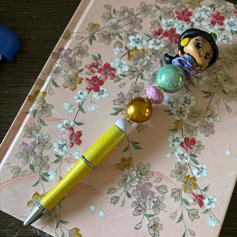 Disney Doorables: Aladdin: Princess Jasmine Party handmade beaded pen